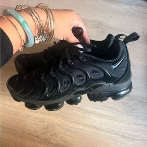 Nike Air VaporMax Plus in Black and Dark Gray